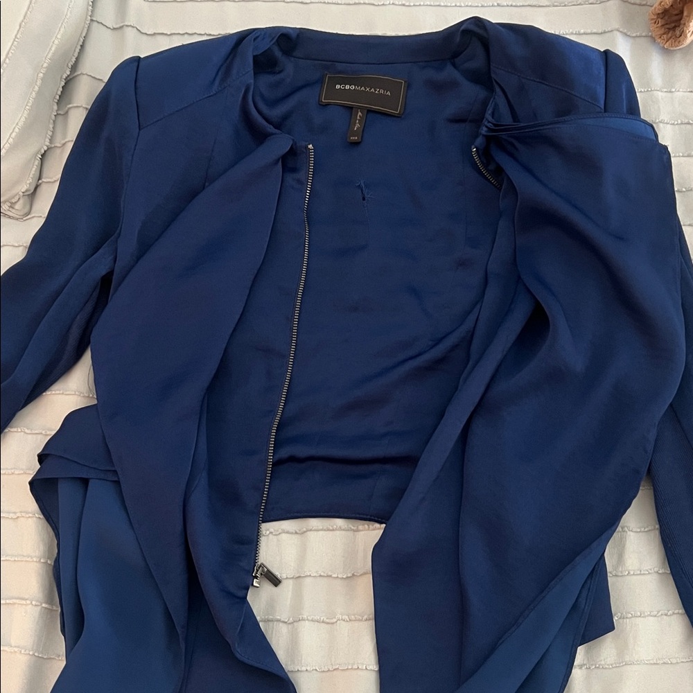 BCBG Max Azria cropped blazer navy blue